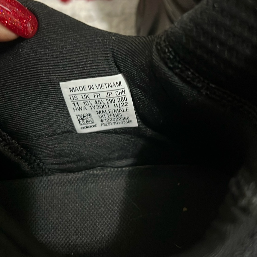 Adidas Black Men’s 11 EUC no stains or tear - Picture 4 of 6